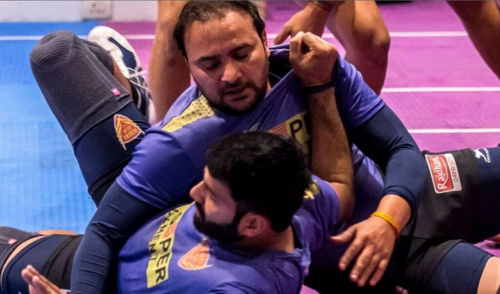 Dabang Delhi KC and Puneri Paltan