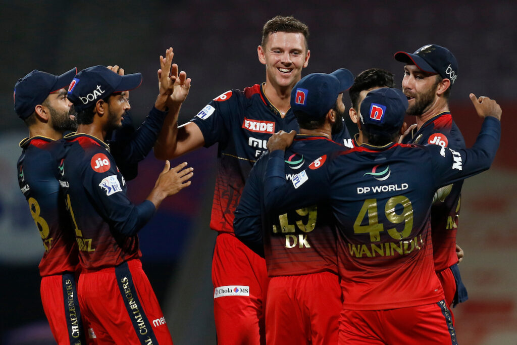 Josh Hazlewood vs Lucknow Super Giants