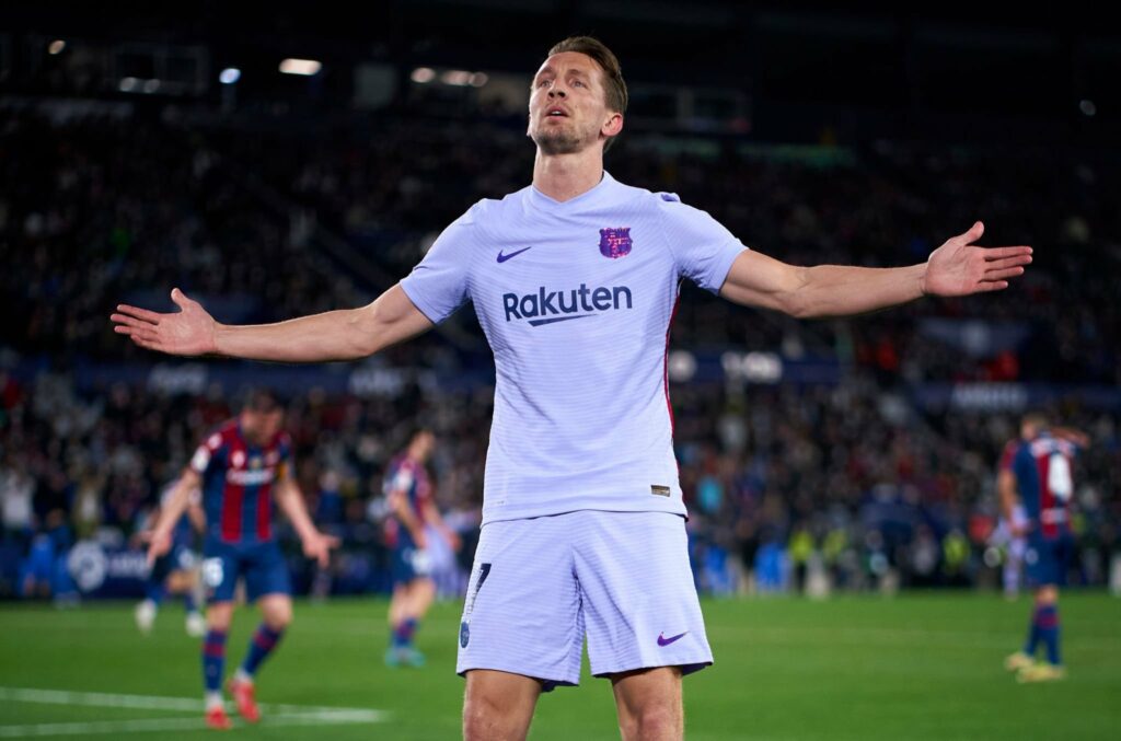 Luke de Jong vs Levante