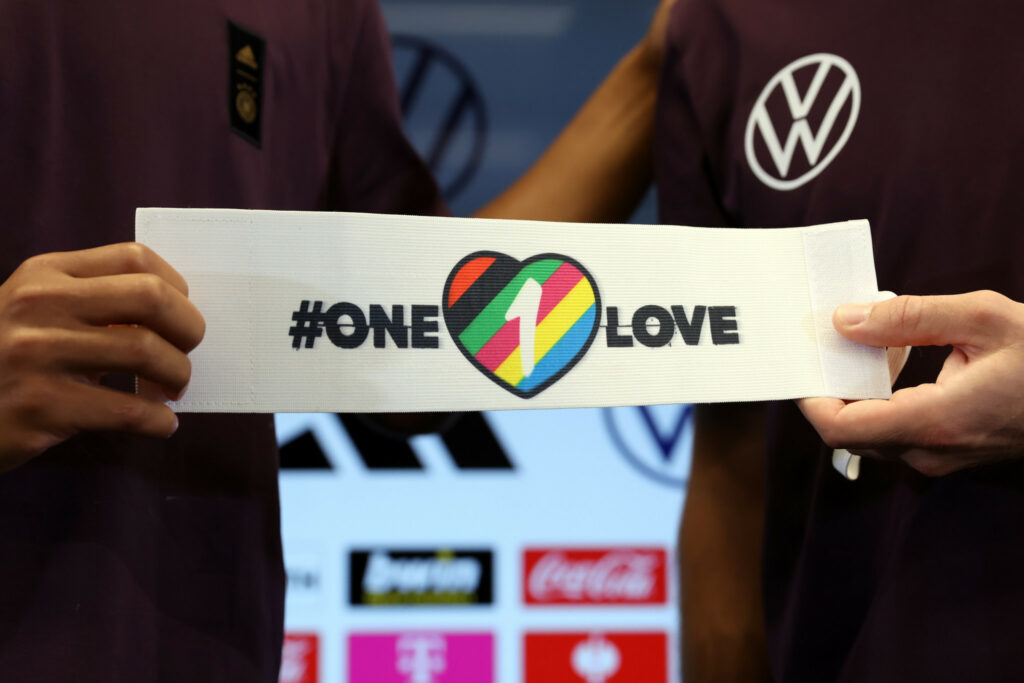 OneLove armband